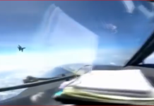 আকাশে মুখোমুখি যুক্তরাষ্ট্র-চীনের যুদ্ধবিমান! চীনের যুদ্ধবিমান