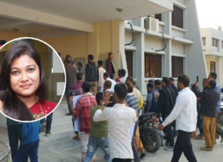 পার্বতীপুরে ছাত্র-জনতার তোপের মুখে অফিস ছাড়লেন ইউএনও অফিস ছাড়লেন ইউএনও